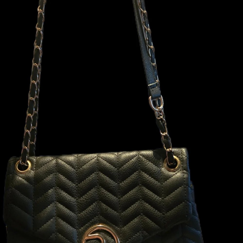 Rampage Y2K Black Quilted Chain Shoulder Bag-Vintage Chevron